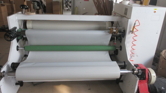 Foam roll rewinder